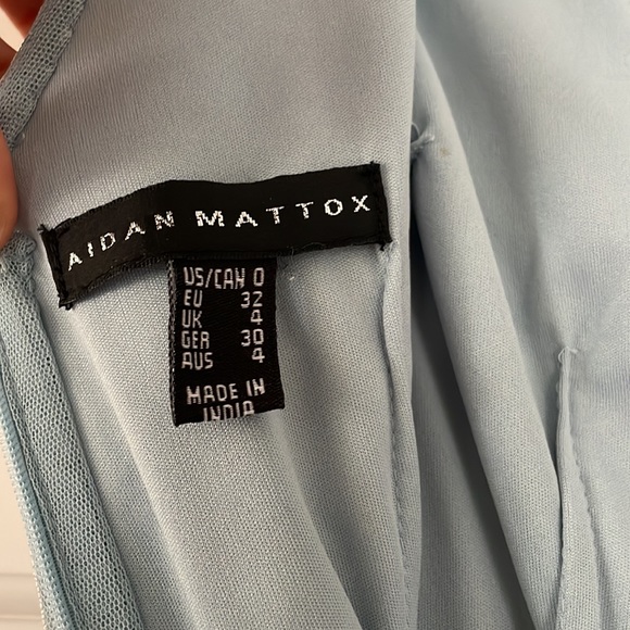 Aidan Mattox Baby Blue w white Embroidery + pearls sleeveless gown size 0 - Picture 5 of 5